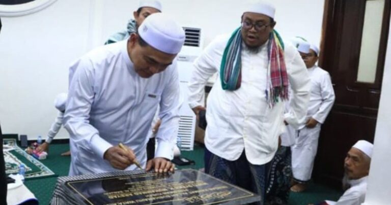 Bupati Zairullah Azhar Resmikan Pembangunan Infrastruktur Makam Bersejarah di Tanah Bumbu