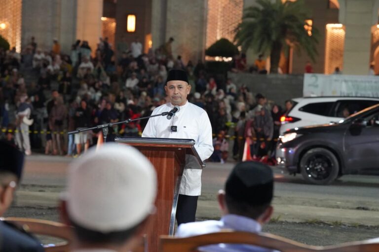 Festival Tanglong 2025: Wakil Bupati Tanah Bumbu Lepas Peserta, Semarakkan Semangat Persatuan