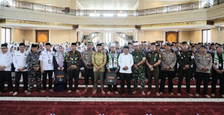 Wabup Tanah Bumbu Lepas 196 Jamaah Calon Haji