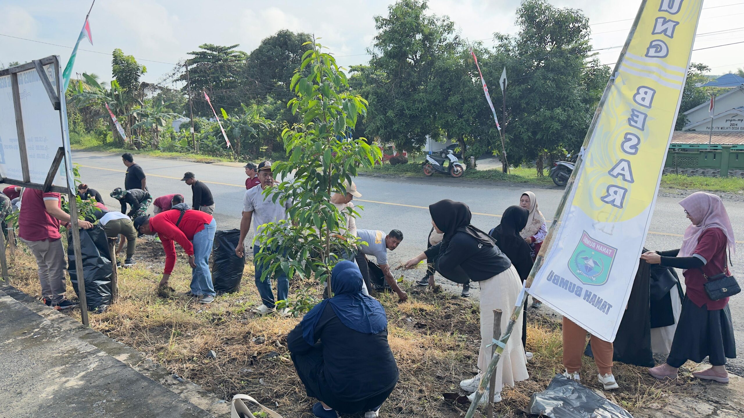 Beraksi Jumat Bersih