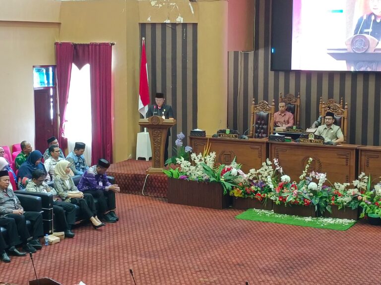 Bupati Sampaikan Jawaban atas Pandangan Umum Fraksi DPRD Terkait Raperda Pajak dan Retribusi Daerah