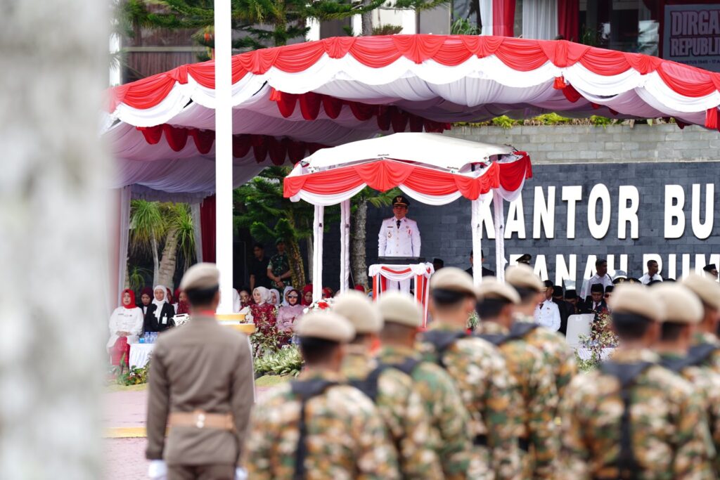 Penuh Kebanggaan, Bupati Andi Rudi Latif Pimpin Upacara HUT ke-80 RI di Tanah Bumbu