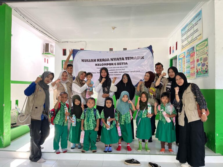 Mahasiswa KKN FPIK ULM Gelar Kelas Anak Pesisir TK Anggrek Desa Wiritasi
