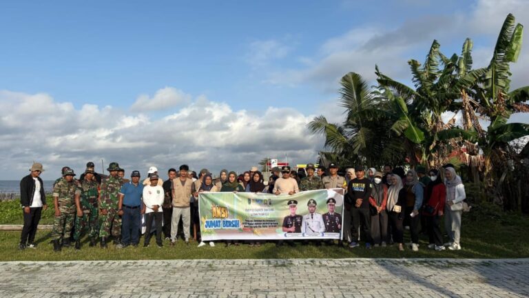 Aksi Jumat Bersih Pemdes Wiritasi bersama Mahasiswa KKN Tematik