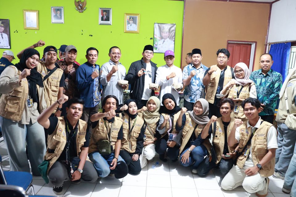 Mahasiswa KKN ULM Kenalkan Biofloc dan Nugget Ikan, Bupati Andi Rudi Latif Beri Apresiasi