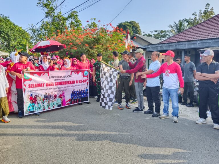 Ribuan Warga Tumpah Ruah di Jalan Santai Gunung Tinggi, Meriahkan HUT ke-80 RI