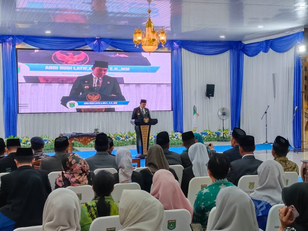 Yulian Herawati Resmi Dilantik Sebagai Sekretaris Daerah Kabupaten Tanah Bumbu