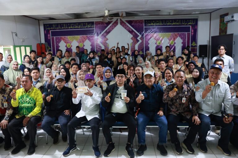 Mahasiswa KKN ULM Kenalkan Biofloc dan Nugget Ikan, Bupati Andi Rudi Latif Beri Apresiasi