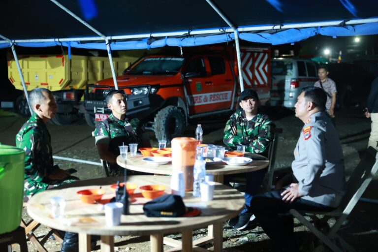 Bupati Andi Rudi Latif Bentuk Satgas Aksi Cepat Penyelamatan Helikopter