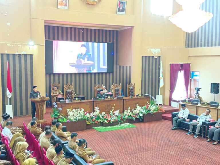 Bupati Tanah Bumbu Jawaban Atas Raperda Inisiatif DPRD