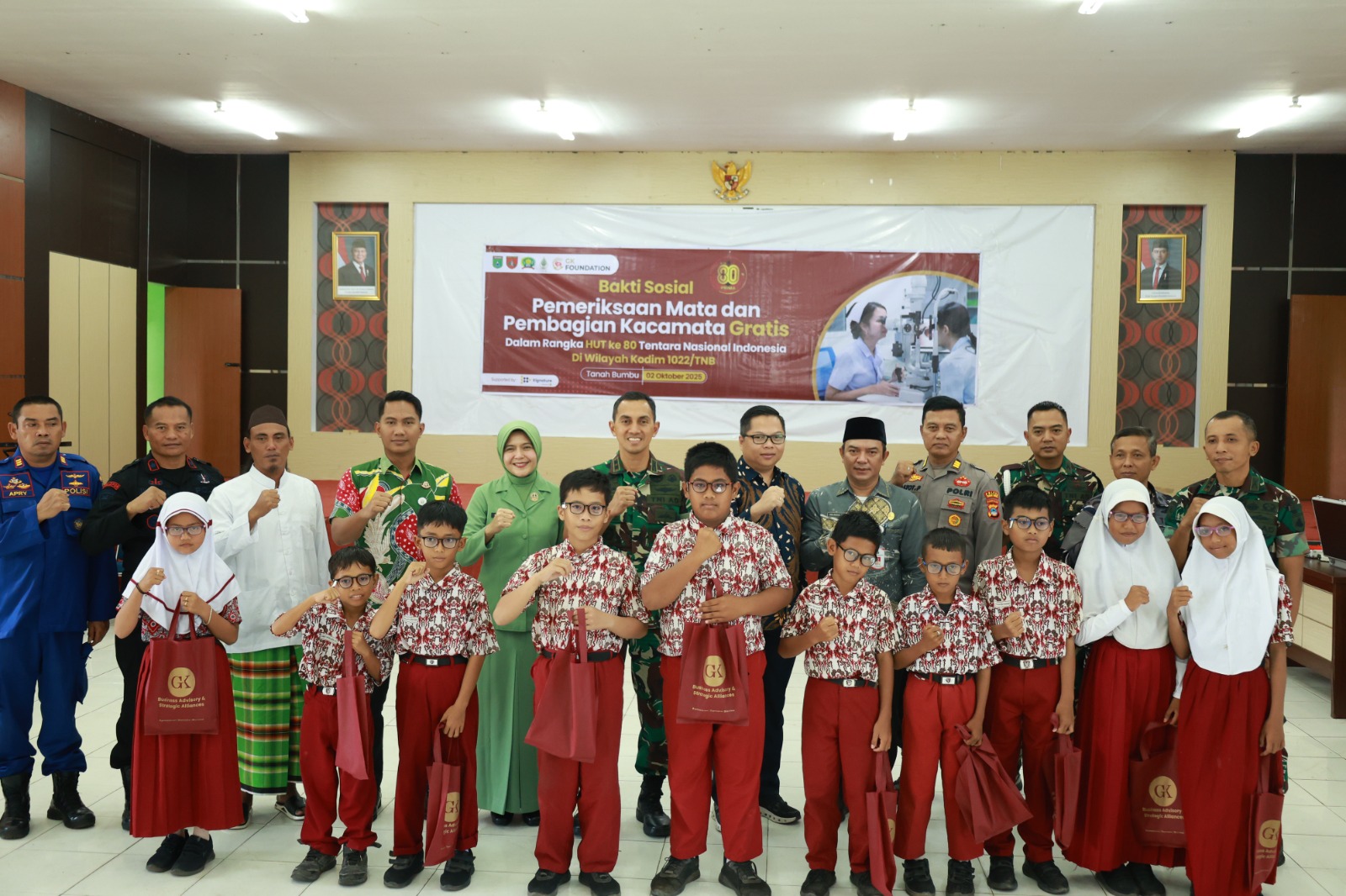 Baksos Pemeriksaan Mata dan Pembagian Kacamata Gratis dalam Rangka HUT ...