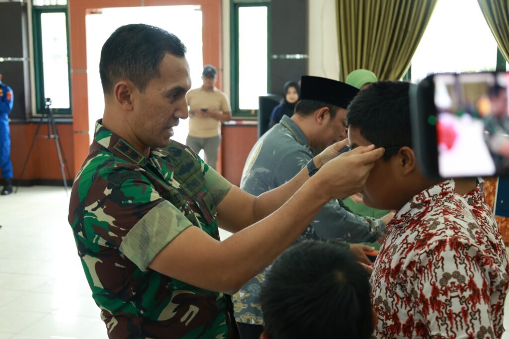 Baksos Pemeriksaan Mata dan Pembagian Kacamata Gratis dalam Rangka HUT ke-80 TNI