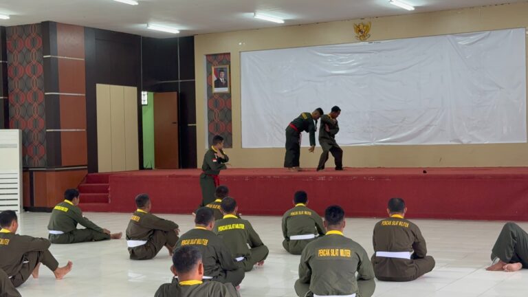 Tingkatkan Kemampuan Bela Diri Prajurit, Kodim 1022 Tanah Bumbu Gelar Pelatihan Pencak Silat Militer
