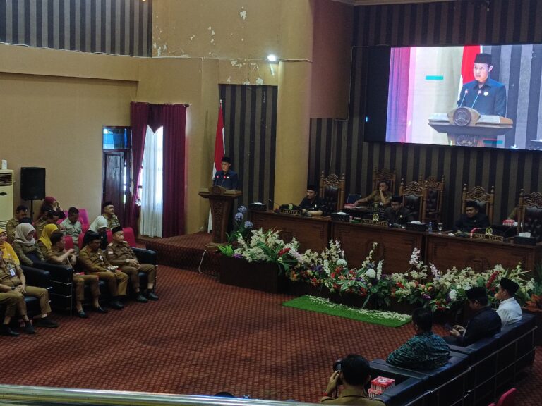 DPRD Tanah Bumbu Gelar Rapat Paripurna Bahas Raperda Pembentukan 17 Desa