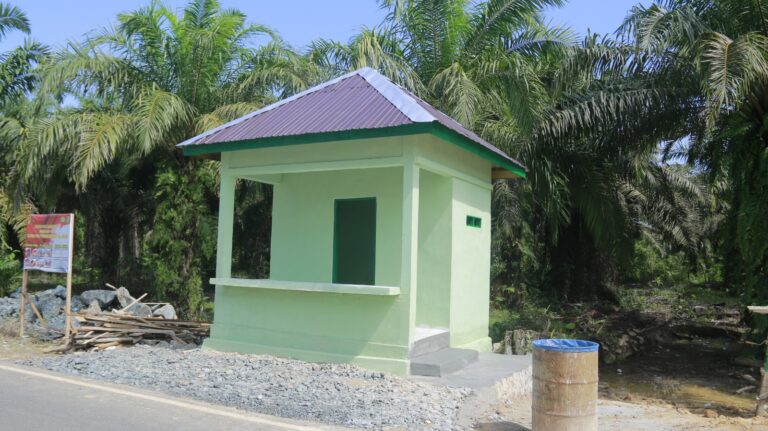 Perkuat Sistem Keamanan Lingkungan, TMMD ke-126 Bangun Poskamling di Desa Rejosari Mantewe