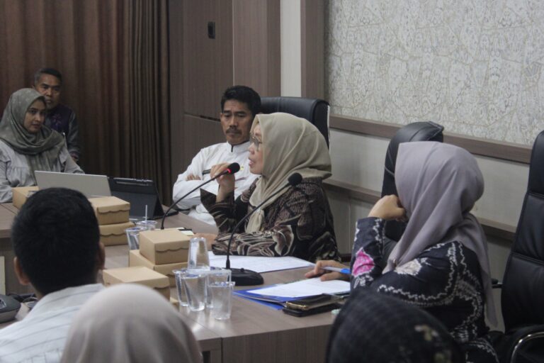 Dinas Kesehatan Tanah Bumbu Gelar FKP Standar Pelayanan untuk Tingkatkan Mutu Layanan Kesehatan