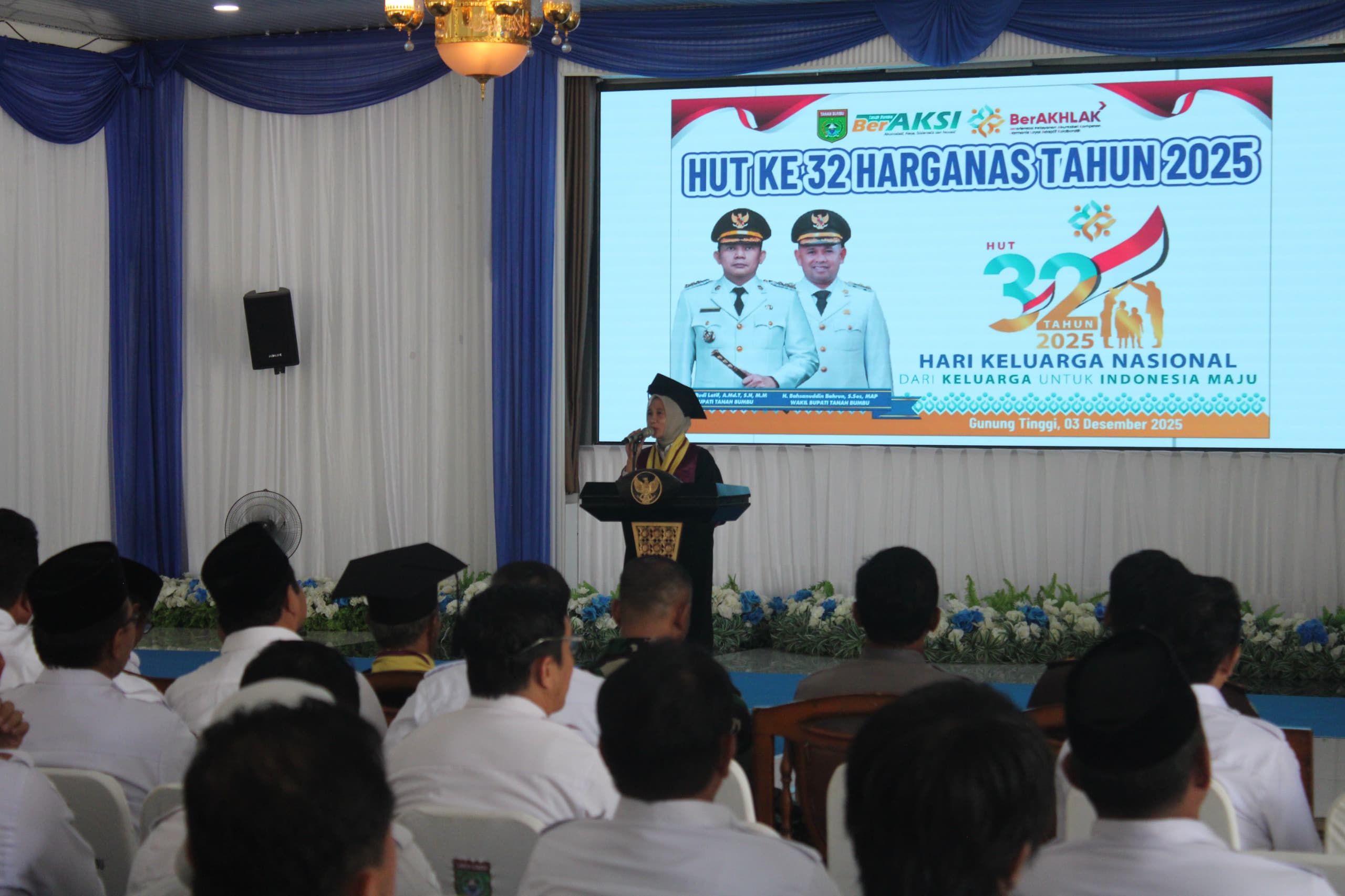 Peringatan HARGANAS 2025 di Tanah Bumbu Dirangkaikan Wisuda Sekolah Lansia, Tekankan Penguatan Keluarga dan Generasi Sehat IMG 20251203 WA0008
