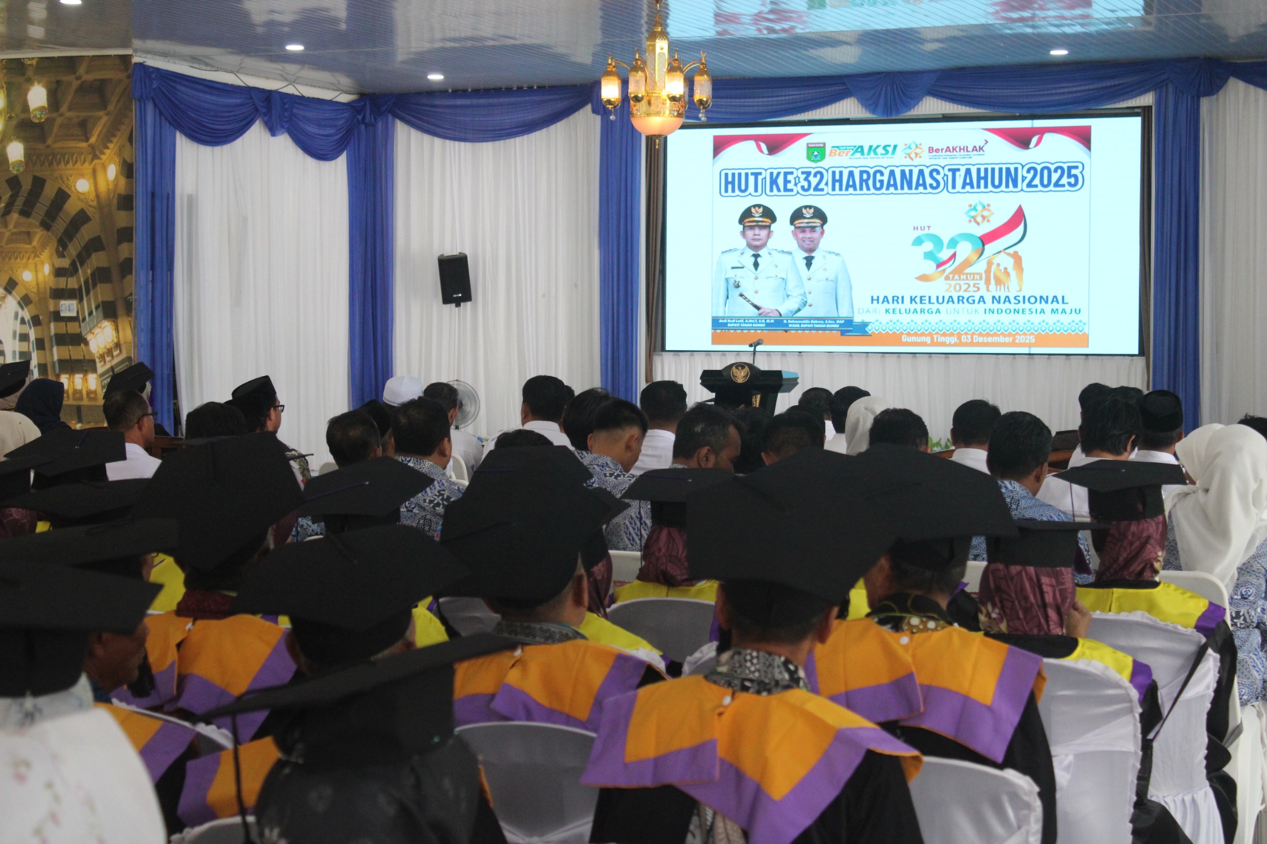 Peringatan HARGANAS 2025 di Tanah Bumbu Dirangkaikan Wisuda Sekolah Lansia, Tekankan Penguatan Keluarga dan Generasi Sehat IMG 20251203 WA0010