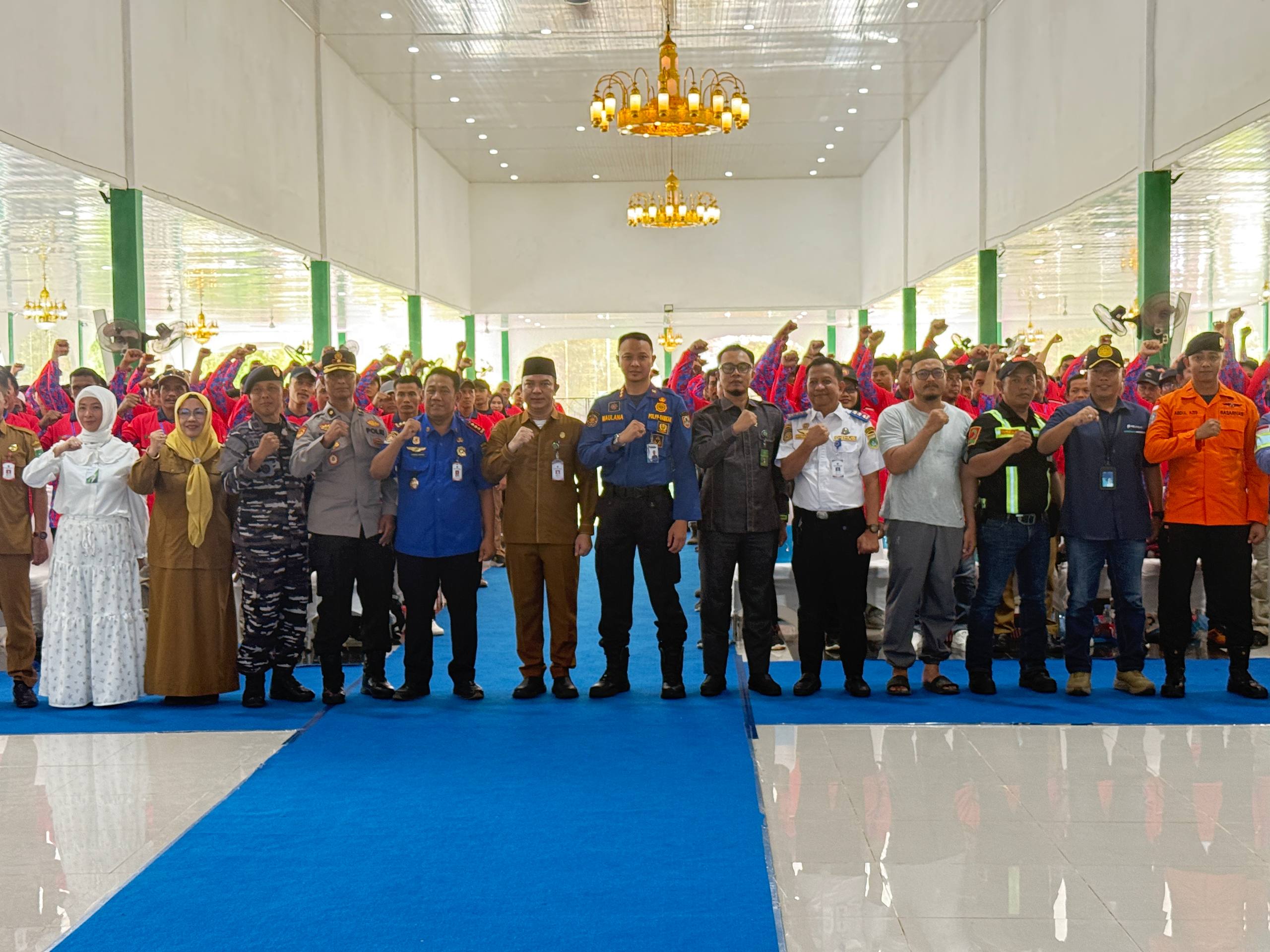 Pemkab Tanah Bumbu Kukuhkan Relawan Pemadam Kebakaran Desa 6