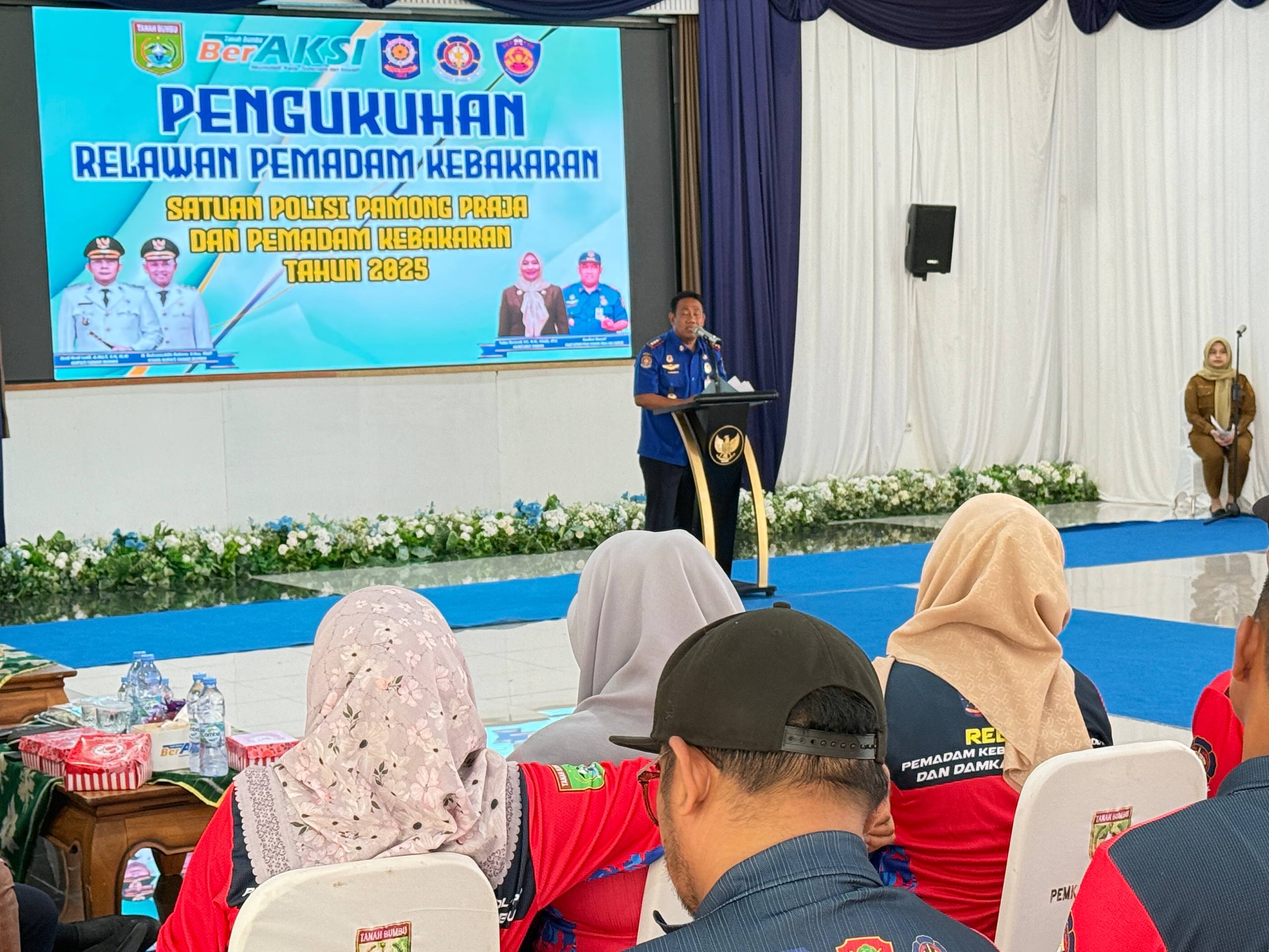 Pemkab Tanah Bumbu Kukuhkan Relawan Pemadam Kebakaran Desa 5