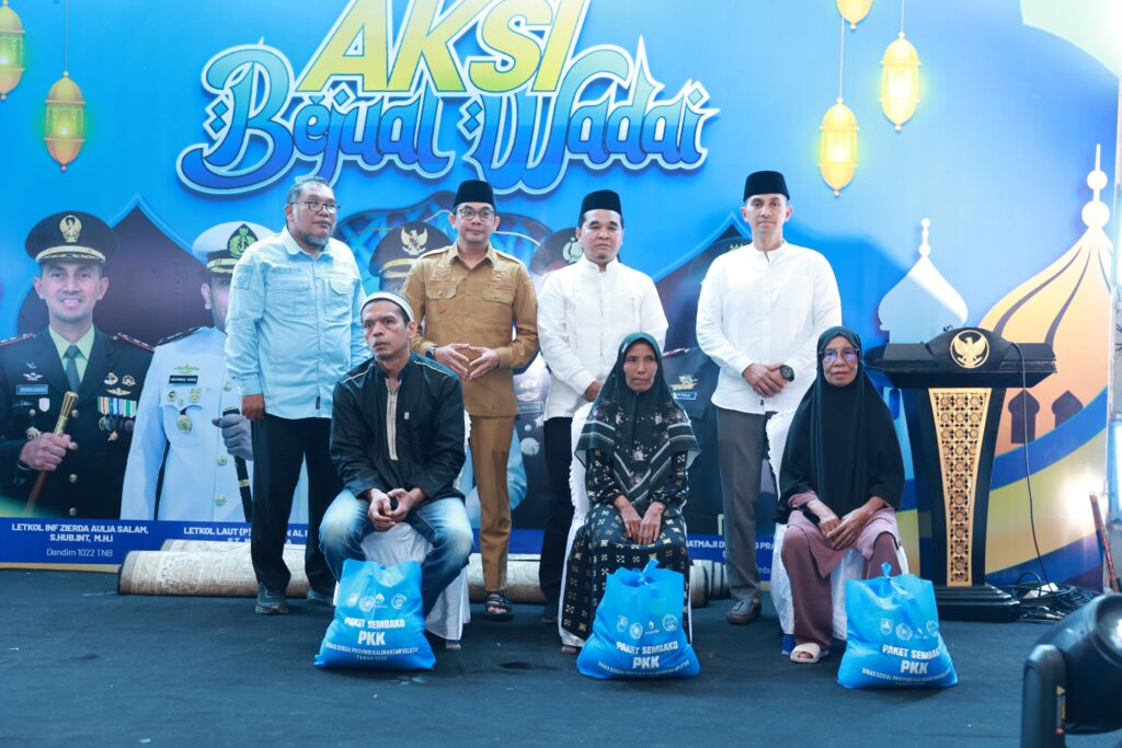 Bupati Andi Rudi Latif Serahkan Adipura Lokal dan Bantuan