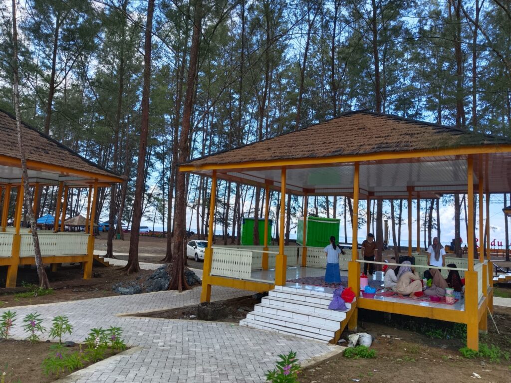 Pantai Rindu Alam Tawarkan Pesona Alam, Wahana Seru, dan Fasilitas Lengkap