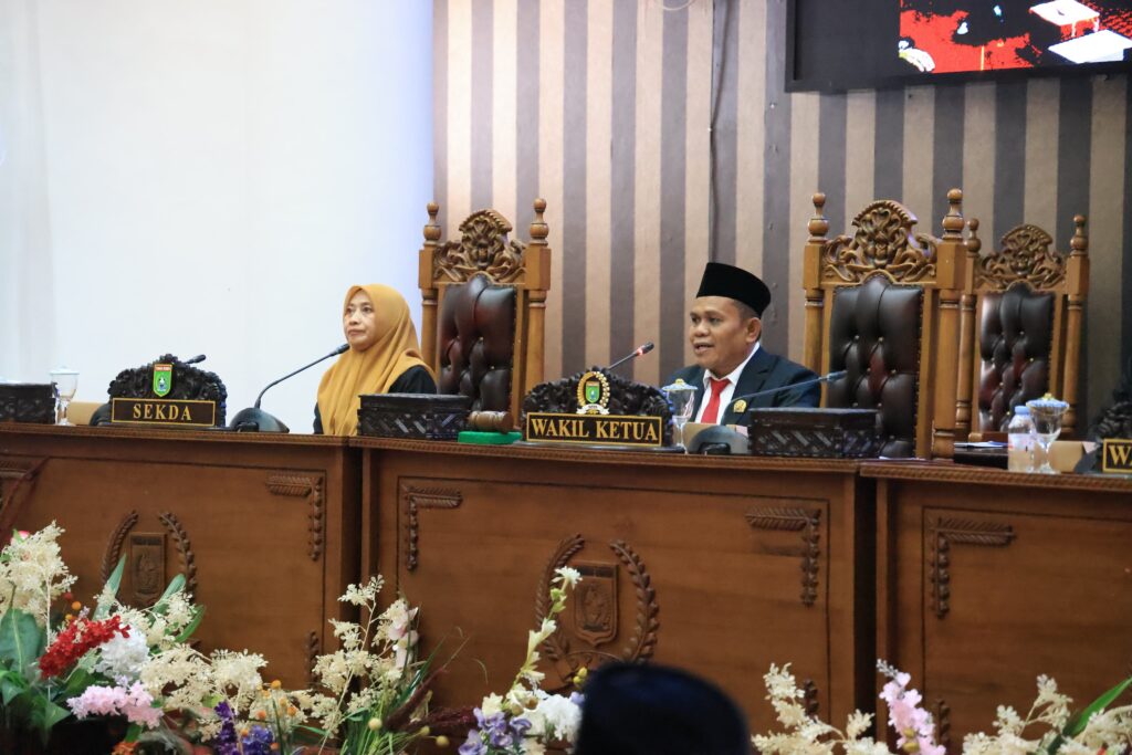 Rapat Paripurna DPRD, Pemkab Tanah Bumbu Ajukan Raperda Pencabutan Perda Nomor 6 Tahun 2020