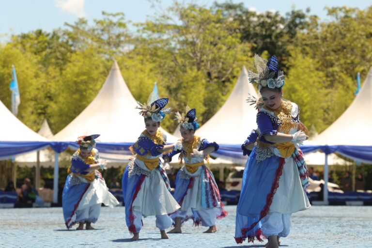 Penampilan Tarian Tradisional Meriahkan Peringatan HUT ke-23 Kabupaten Tanah Bumbu 16 img 20260409 wa0023