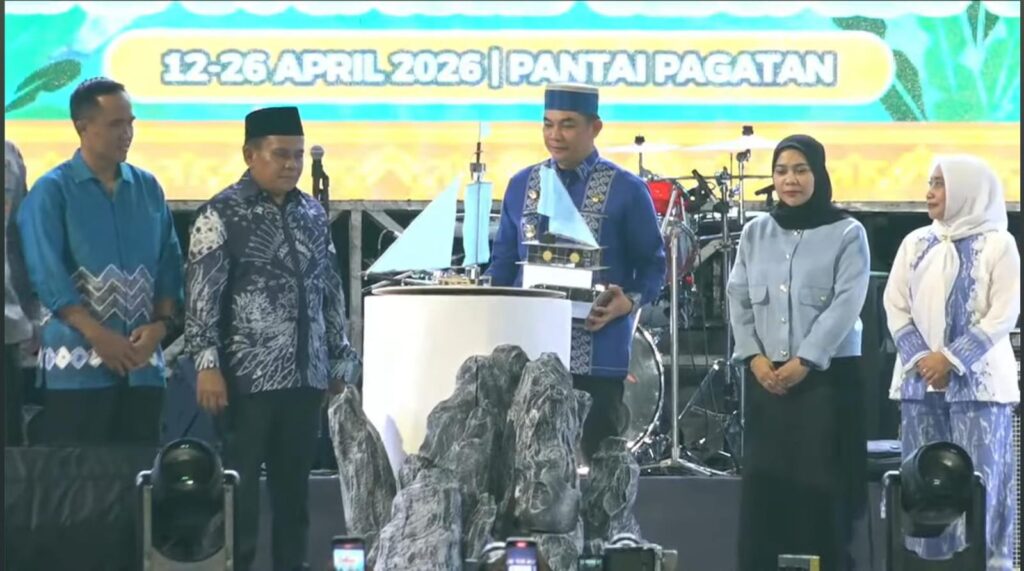 Pembukaan Pesona Budaya Mappanre Ritasi’e Tanah Bumbu Berlangsung Meriah