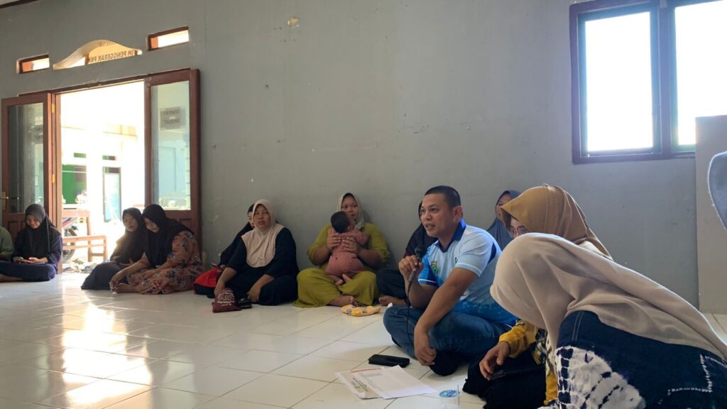 Warga Desa Sidomulyo Gelar Aksi Jumat Bersih, Fokus Kelola Sampah dari Sumbernya