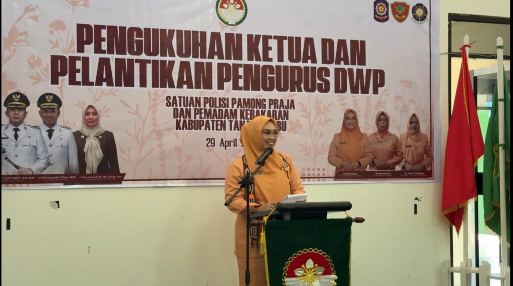 Andi Irmayani Resmikan Sekretariat DWP Satpol PP dan Damkar Tanah Bumbu