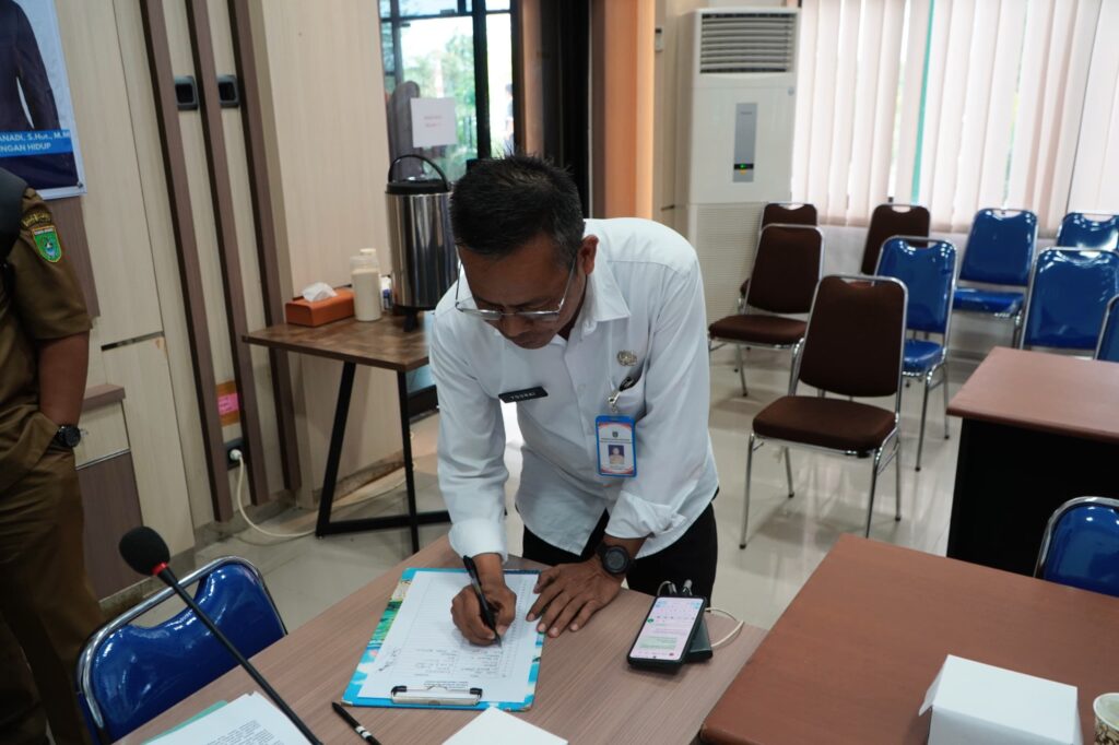 DLH Tanah Bumbu Gelar Forum Konsultasi Publik 2026 Tingkatkan Standar Pelayanan