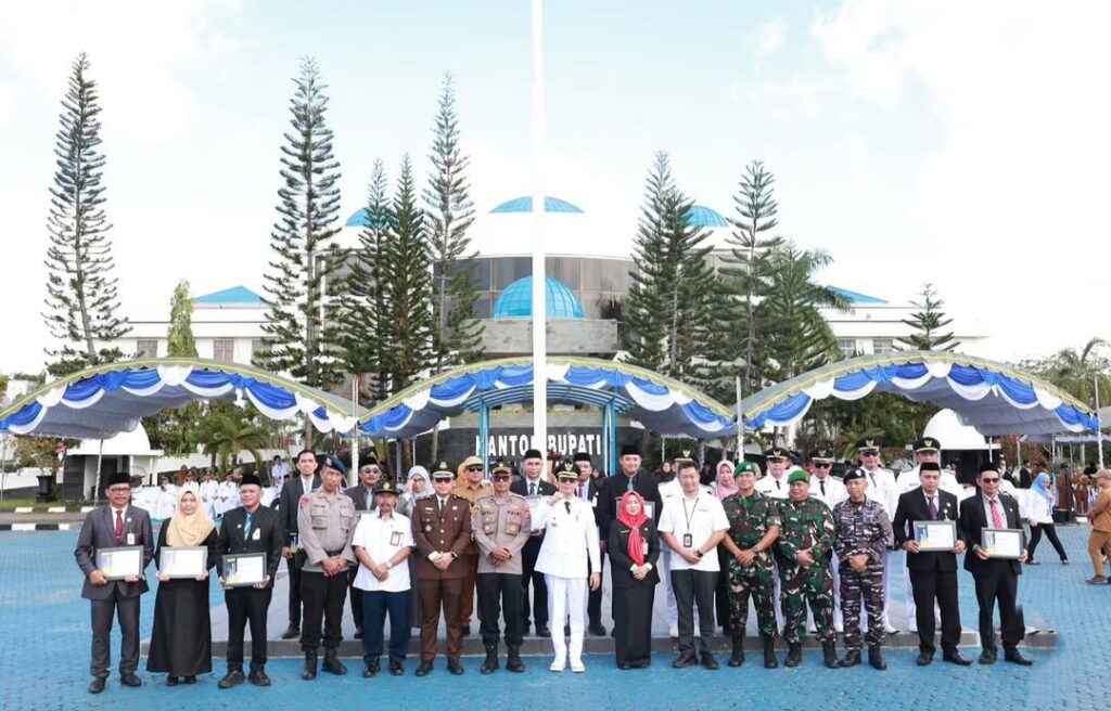 Dinas PMD Tanah Bumbu Raih Penghargaan, Kadis Syamsir Terima Langsung Apresiasi Kepatuhan Pajak ASN