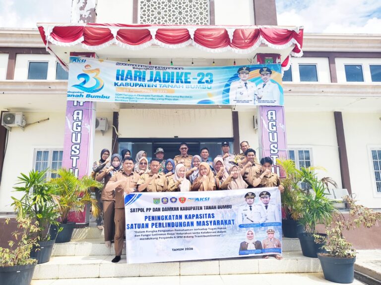 Camat Kusan Tengah Pimpin Kegiatan Peningkatan Kapasitas Satlinmas di Aula Kecamatan 7 Camat Kusan Tengah Pimpin Kegiatan Peningkatan Kapasitas Satlinmas di Aula Kecamatan