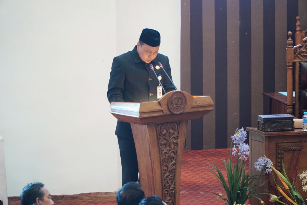 DPRD Tanah Bumbu Setujui Raperda Pencabutan Perda Perubahan Status Kelurahan Batulicin Menjadi Desa