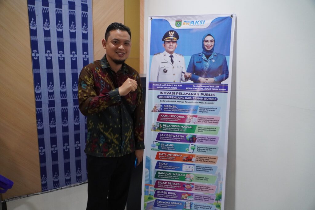 Bupati Tanah Bumbu Tinjau Langsung Layanan Disdukcapil di Mall Pelayanan Publik 1 Bupati Tanah Bumbu Tinjau Langsung Layanan Disdukcapil di Mall Pelayanan Publik