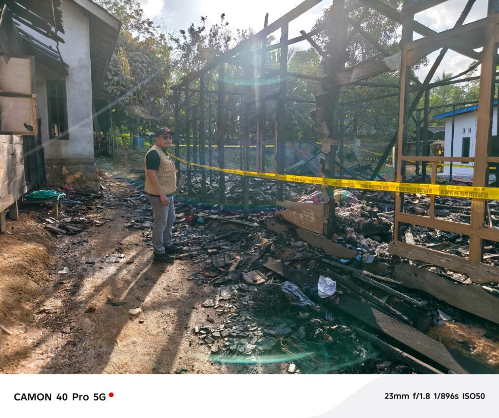 BPBD Tanah Bumbu Salurkan Bantuan Korban Kebakaran di Desa Persiapan Mekar Mulya 1 BPBD Tanah Bumbu Salurkan Bantuan Korban Kebakaran di Desa Persiapan Mekar Mulya