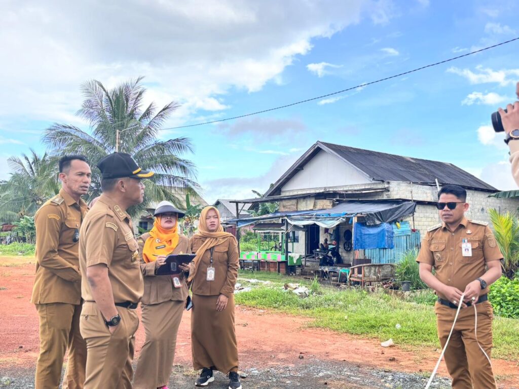 Survey Lahan KDMP di Desa Pejala, Kadis PMD Tanah Bumbu Tinjau Langsung Lokasi Pembangunan 1 Survey Lahan KDMP di Desa Pejala, Kadis PMD Tanah Bumbu Tinjau Langsung Lokasi Pembangunan