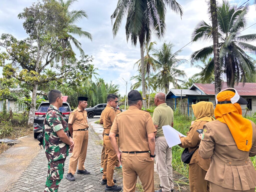 Kadis PMD Syamsir Survey Lokasi Pembangunan KDMP di Desa Pulau Satu 1