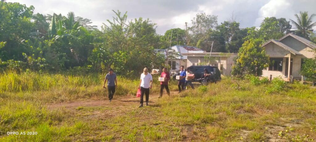 Kecamatan Sungai Loban Salurkan Paket Jum'at Berkah untuk Lansia di Desa Biduri Bersujud