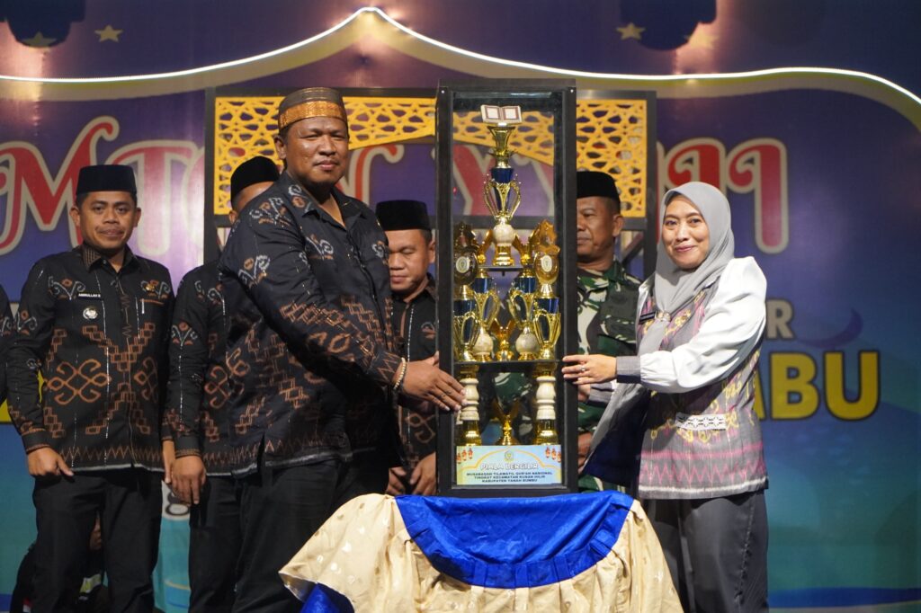 Bupati Tanah Bumbu Tekankan Pentingnya Pembentukan Generasi Qurani Melalui MTQ Kusan Hilir
