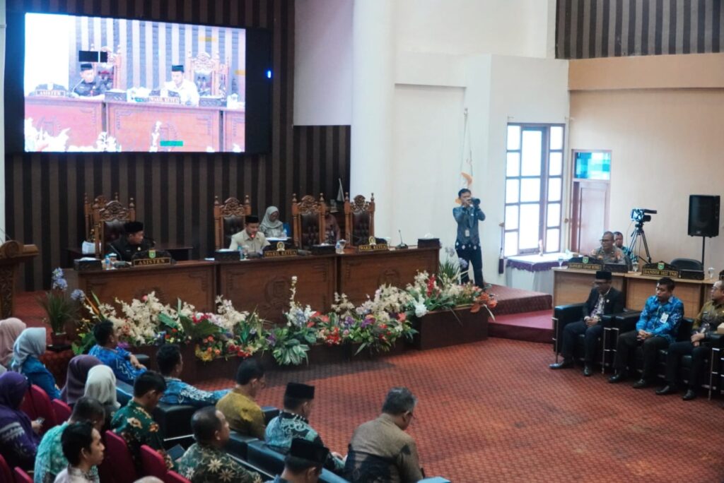 Raih WTP Ke-13, Pemkab Tanah Bumbu Serahkan LPJ APBD 2025 1