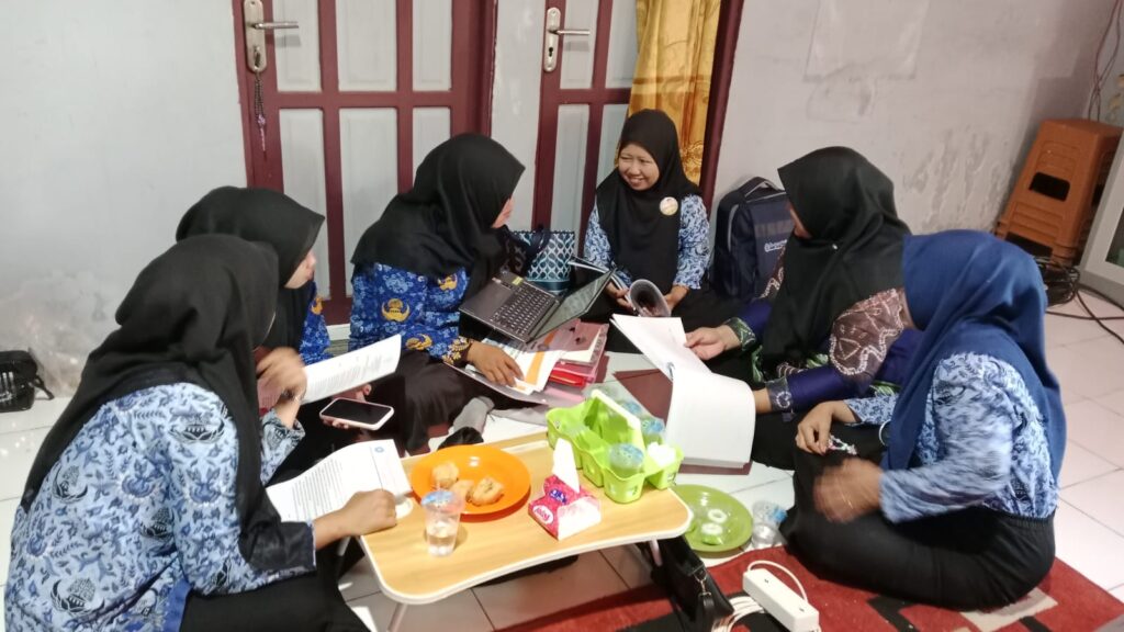 TP PKK Kecamatan Sungai Loban Perkuat Kinerja Pokja II Melalui Pembinaan di Desa Sungai Loban 2