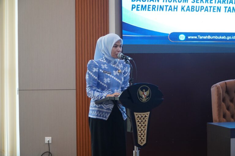 Dialektika Penyusunan Regulasi Perkuat Kepastian Hukum Daerah 26 Dialektika Penyusunan Regulasi Perkuat Kepastian Hukum Daerah