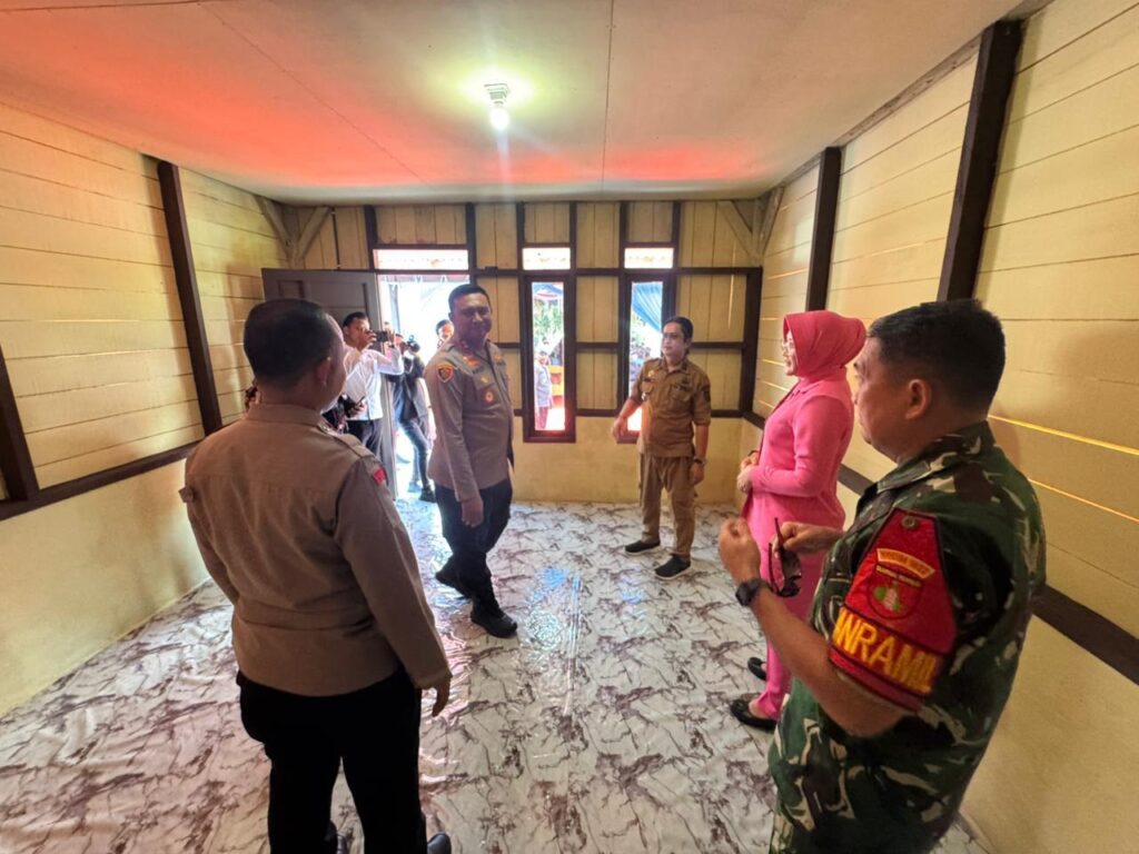 Polres Tanah Bumbu Resmikan Program Bedah Rumah untuk Warga Mantewe dalam Rangka Hari Bhayangkara ke-80 3