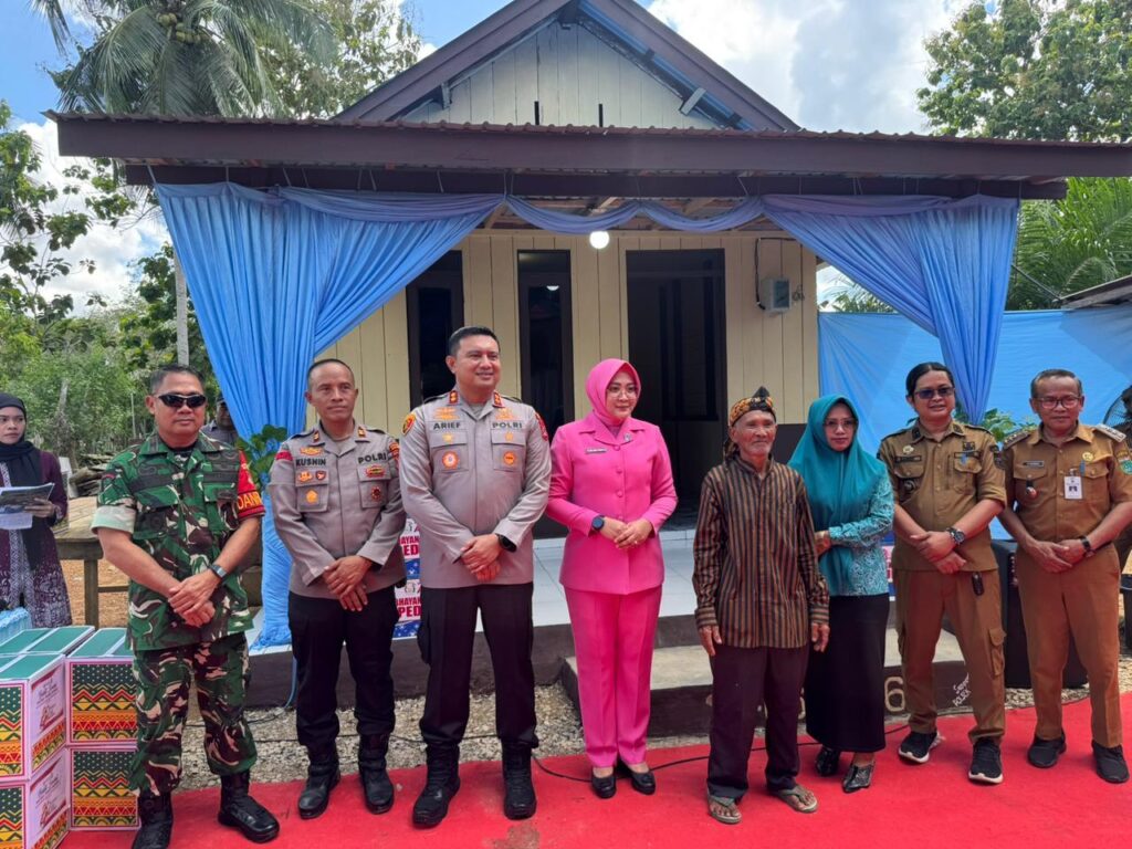 Polres Tanah Bumbu Resmikan Program Bedah Rumah untuk Warga Mantewe dalam Rangka Hari Bhayangkara ke-80 1 Polres Tanah Bumbu Resmikan Program Bedah Rumah untuk Warga Mantewe dalam Rangka Hari Bhayangkara ke-80