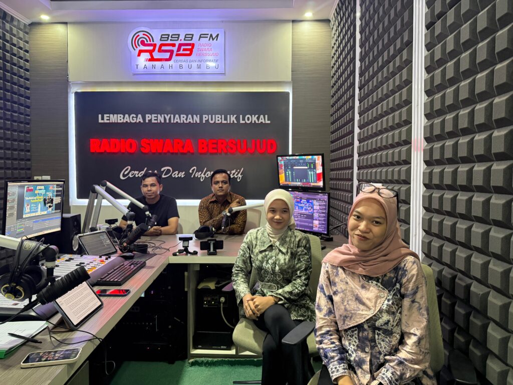 Pentalima Band Kenalkan Single “Kita Mulai Lagi” di Aksi Talkshow Inspiratif RSB 1 Pentalima Band Kenalkan Single “Kita Mulai Lagi” di Aksi Talkshow Inspiratif RSB