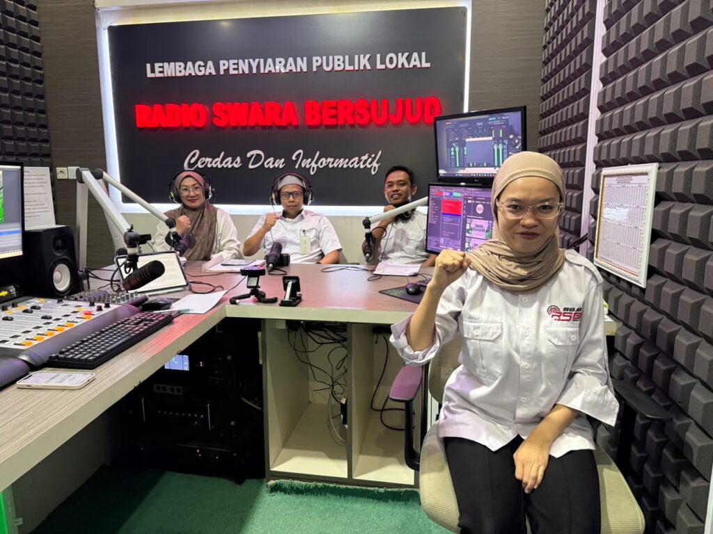 Kesbangpol Tanah Bumbu Perkuat Demokrasi Lewat Program Sekolah Demokrasi bagi Pemilih Pemula 1 Kesbangpol Tanah Bumbu Perkuat Demokrasi Lewat Program Sekolah Demokrasi bagi Pemilih Pemula