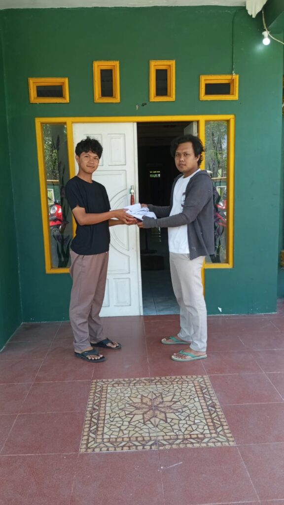 Peringati Hari Anak Nasional, FAD Kusan Hilir Tebar Kepedulian Lewat Donasi Buku dan Seragam Sekolah 1 Peringati Hari Anak Nasional, FAD Kusan Hilir Tebar Kepedulian Lewat Donasi Buku dan Seragam Sekolah