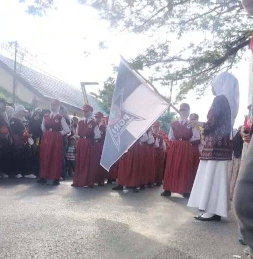 Lomba Gerak Jalan Kusan Hilir Meriah Sambut HUT RI ke-81 2 Lomba Gerak Jalan Kusan Hilir Meriah Sambut HUT RI ke-81